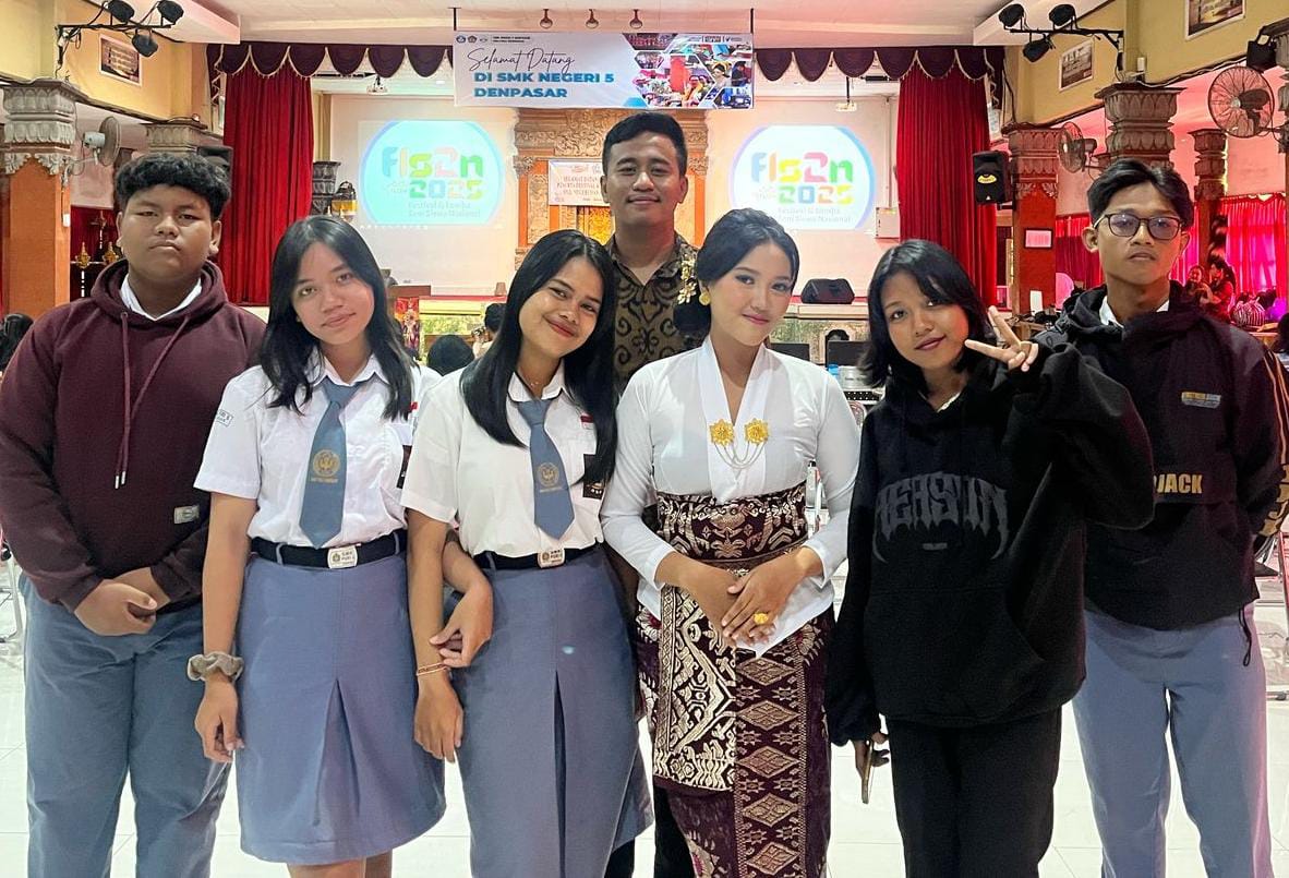 Juara 1 Lomba FLS2N 2025 Vokal Solo